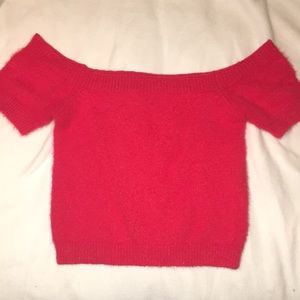 Crop top, off the shoulder shirt